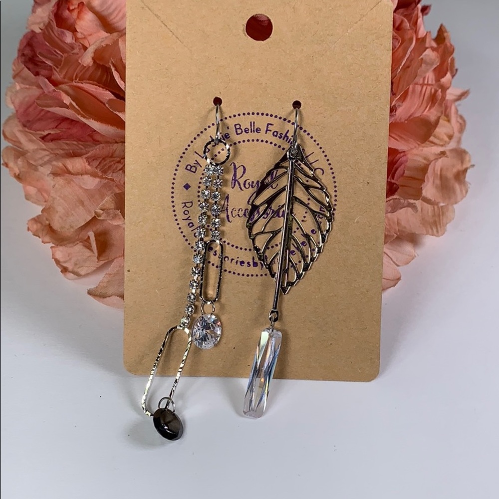 Beautiful silver leaf & stimulated stone dangles